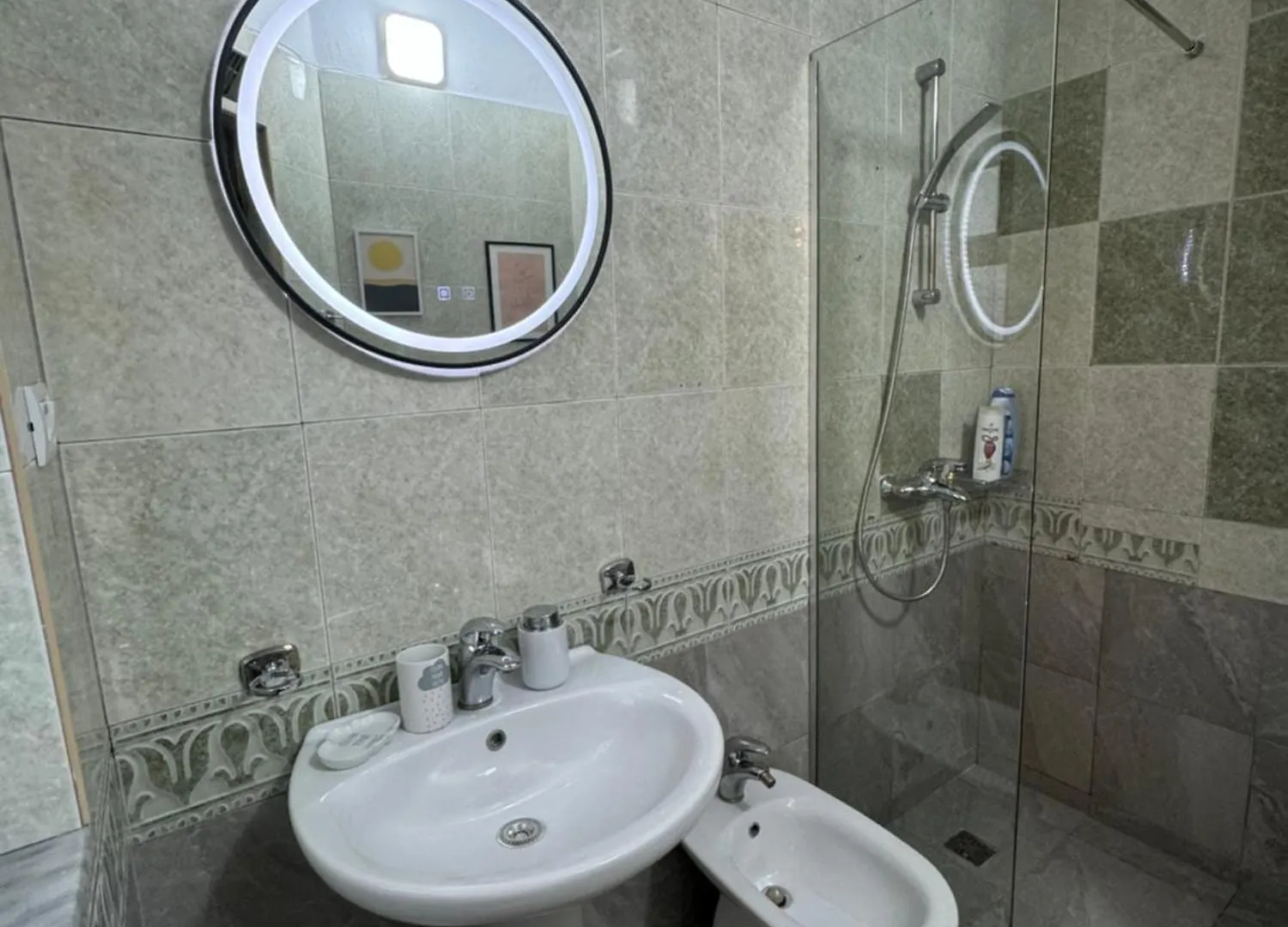 Skybox Tirana Apartment 0*,